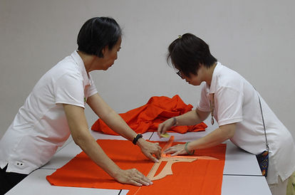 Sisters sewing the Kathina robe at Ti-Ratana Lumbini Garden @ Puchong in 2023.